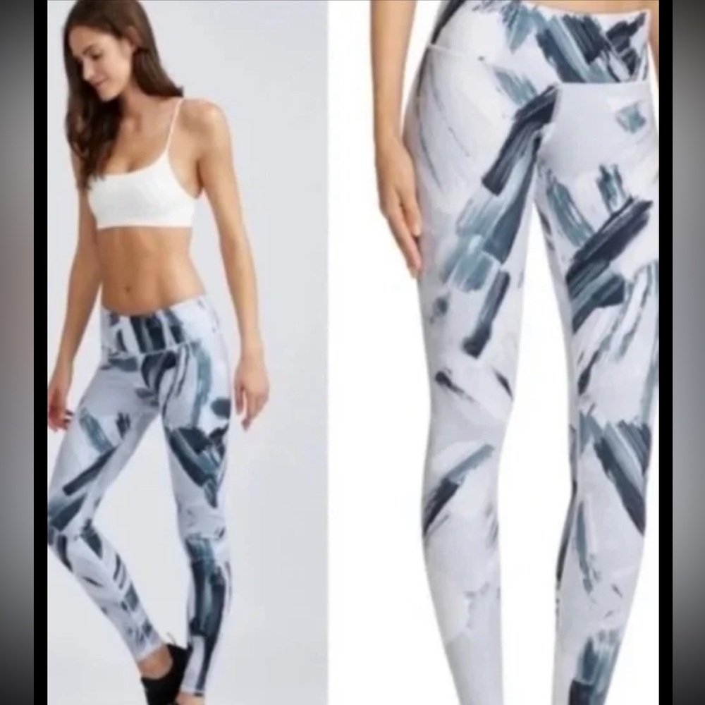 Alo Yoga Airbrush leggings gray blue paint brush stroke
